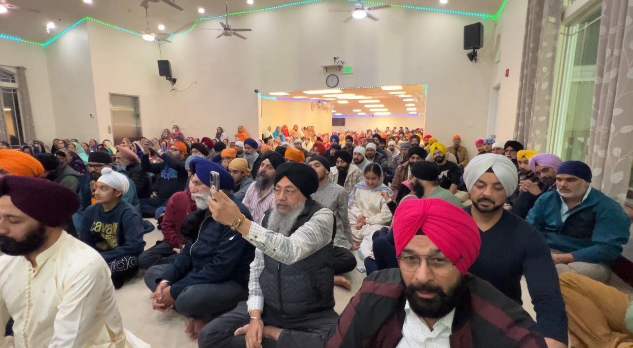 Happy New year 2025 Bothell; ਗੁਰੂਘਰ ਨਤਮਸਤਕ ਹੋ ਕੇ ਵੱਡੀ ਗਿਣਤੀ