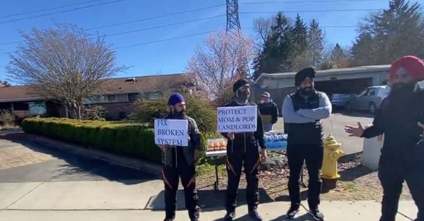 ਅਮਰੀਕਾ 'ਚ ਆਪਣੇ ਹੀ ਘਰ ਵੀ ਵਾਪਸ ਪਾਉਣ ਲਈ 'ਵੀਕੈਂਡ ਧਰਨੇ' 'ਤੇ ਬੈਠਾ 