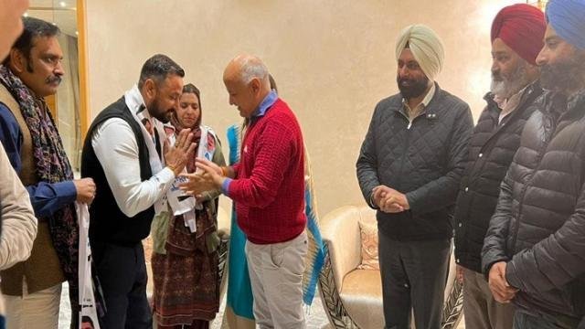 ਕਾਂਗਰਸ ਨੂੰ ਮਿਲਿਆ ਵੱਡਾ ਝਟਕਾ, 3 ਹੋਰ ਕੌਂਸਲਰ AAP 'ਚ ਸ਼ਾਮਲ