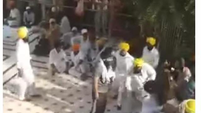 ਦਰਬਾਰ ਸਾਹਿਬ 'ਚ ਅੰਮ੍ਰਿਤ ਵੇਲੇ ਬਜ਼