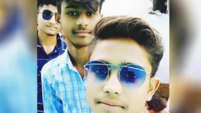 ਭੈਣ ਲਈ ਰੱਖੜੀ ਦਾ ਤੋਹਫਾ ਲੈਣ ਜਾ ਰ