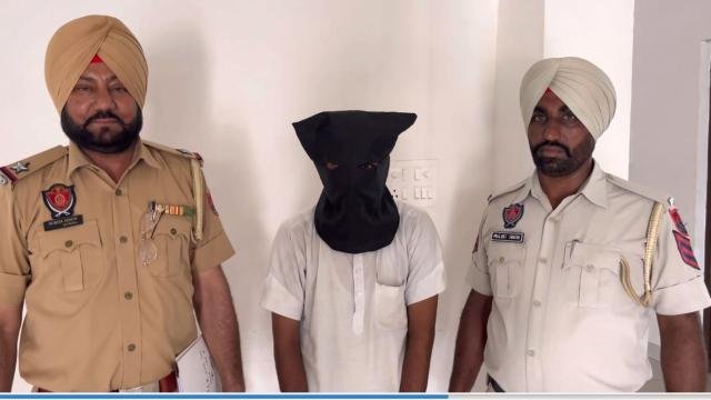 ਲੇਖਾਕਾਰ ਨੇ ਫਿਲਮੀ ਸਟਾਈਲ 'ਚ ਪੈਟਰ
