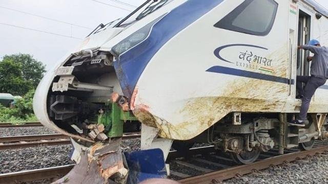 Vande Bharat Express Acci+dent- ਵੰਦੇਭਾਰਤ ਐਕਸਪ੍ਰੈਸ ਦਾ ਹੋਇਆ ਐਕ