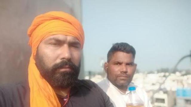 ਪੈਟਰੋਲ ਦੀਆਂ ਬੋਤਲਾਂ ਲੈ ਕੇ ਪਾਣੀ