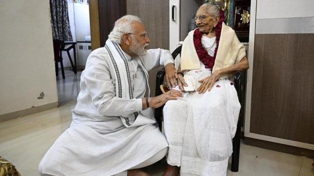 PM ਮੋਦੀ ਦੀ ਮਾਂ ਹੀਰਾਬੇਨ ਮੋਦੀ ਦਾ
