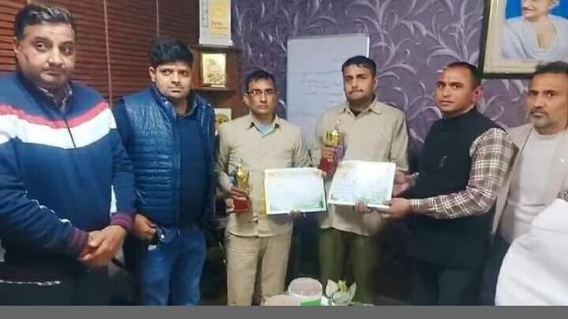 ਰਿਸ਼ਭ ਪੰਤ ਨੂੰ ਸ+ੜੀ ਕਾਰ 'ਚੋਂ ਕੱ
