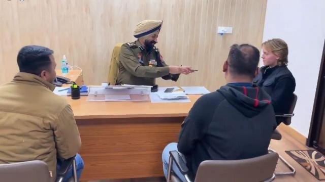 Video- ਪੁਲਿਸ ਨੇ ਲੁੱਟ ਦਾ ਸ਼ਿਕਾਰ