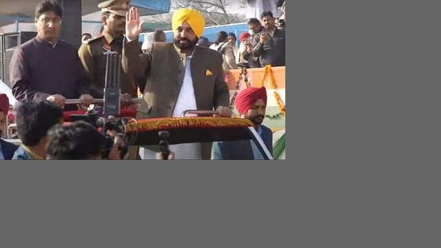 ਬਠਿੰਡਾ 'ਚ CM ਭਗਵੰਤ ਮਾਨ ਨੇ ਲਹਿਰਾਇਆ ਤਿਰੰਗਾ, ਜ਼ਿਲ੍ਹੇ ਨੂੰ ਦਿੱਤਾ