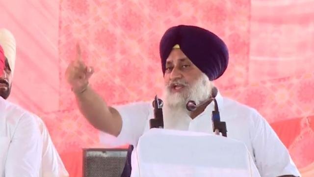 ਸ਼੍ਰੋਮਣੀ ਅਕਾਲੀ ਦਲ ਨੇ ਸੂਬਾ ਸਰਕਾਰ ਖ਼ਿਲਾਫ਼ ਲਾਇਆ ਧਰਨਾ, ਸੁਖਬੀਰ ਬਾਦ