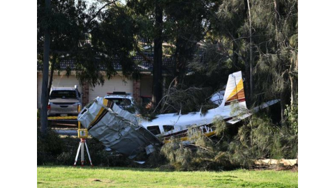 Australia plane crash - ਸਕੂਲ ਦ