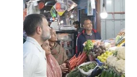 ਅਚਾਨਕ ਲਸਣ ਖਰੀਦਣ ਸਬਜ਼ੀ ਮੰਡੀ ਪਹੁੰਚੇ Rahul Gandhi, ਬੋਲੇ - ਜਨਤਾ