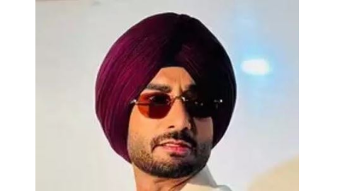 ਹੁਣ ਇਸ ਪੰਜਾਬੀ ਗਾਇਕ ਨੂੰ ਆਈ ਵ੍ਹਟਸਐਪ ਕਾਲ, ਮੰਗੀ 2 ਕਰੋੜ ਦੀ ਫਿਰੌਤੀ