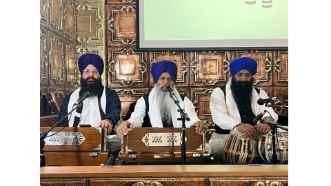 Happy New year 2025 Bothell; ਗੁਰੂਘਰ ਨਤਮਸਤਕ ਹੋ ਕੇ ਵੱਡੀ ਗਿਣਤੀ