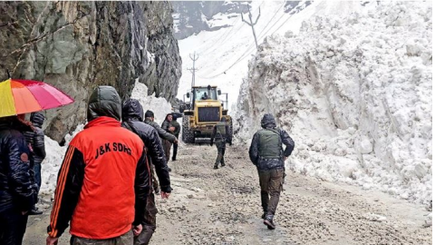 Uttarakhand ਦੇ ਚਮੋਲੀ 'ਚ ਗਲੇਸ਼ੀਅਰ ਟੁੱਟਣ ਕਾਰਨ ਭਾਰੀ ਤਬਾਹੀ, ਲਪੇਟ
