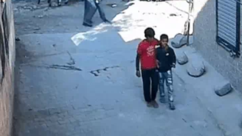 ਚੰਡੀਗੜ੍ਹ ’ਚ ਘਰ ਦੇ ਬਾਹਰੋਂ 2 ਬੱਚੇ ਲਾਪਤਾ; CCTV Footage ਆਈ ਸਾਹਮਣ