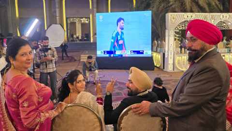 ਵਿਆਹ ਦੀ ਰਿਸੈਪਸ਼ਨ 'ਚ ਚੱਲਿਆ ਕ੍ਰਿਕਟ ਦਾ ਜਾਦੂ- ਲਾੜਾ-ਲਾੜੀ ਨੇ ਵੱਡੀ