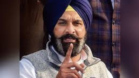 ਸੁਖਪਾਲ ਖਹਿਰਾ ਦੇ ਘਰ 'ਤੇ ਚੱਲਿਆ 'ਪੀਲਾ ਪੰਜਾ'; ਮਜੀਠੀਆ ਨੇ ਮਾਨ ਸਰਕਾ