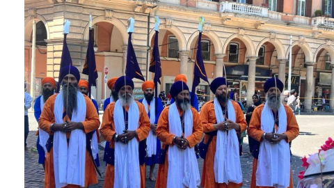 ਵੈਟੀਕਨ ਸਿਟੀ ਦੇ ਨੇੜੇ ਸਿੰਘਾਂ ਨੇ ਕੱਢਿਆ ਅਲੌਕਿਕ ਨਗਰ ਕੀਰਤਨ ,ਖਾਲਸਾਈ