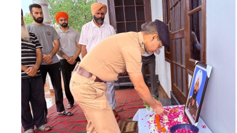 ਡੀ.ਜੀ.ਪੀ. ਪੰਜਾਬ ਵਲੋਂ ਪੁਲਿਸ ਦੇ ਸ਼ਹੀਦ ਏ.ਐਸ.ਆਈ. ਜੋਗਾ ਸਿੰਘ ਦੇ ਘਰ