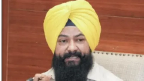 ਪੰਜਾਬ ਐੱਸ.ਸੀ. ਕਮਿਸ਼ਨ ਦੇ ਚੇਅਰਮੈਨ ਜਸਵੀਰ ਗੜ੍ਹੀ ਨੇ ਦਿੱਤਾ ਅਸਤੀਫ਼ਾ