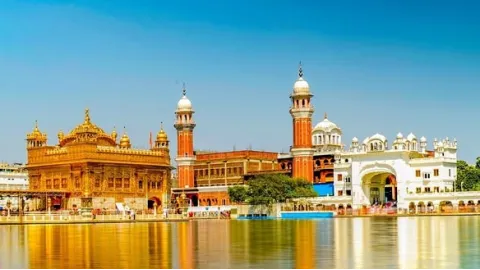 ਧਨਾਸਰੀ ਮਹਲਾ ੧ ਘਰੁ ੧ ਚਉਪਦੇ ਸੱਚਖ