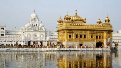 ਮੁੱਖਵਾਕ ਸੱਚਖੰਡ ਸ੍ਰੀ ਹਰਿਮੰਦਰ ਸਾ