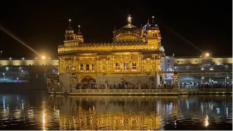 ਮੁੱਖਵਾਕ ਸੱਚਖੰਡ ਸ੍ਰੀ ਹਰਿਮੰਦਰ ਸਾ