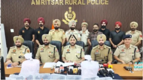 ਅੰਮ੍ਰਿਤਸਰ ਵਿੱਚ ਐਮ-16 ਰਾਈਫਲ, ਦੋ
