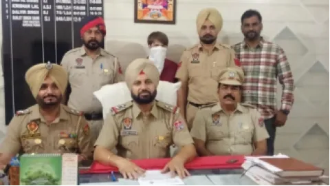110 ਗ੍ਰਾਮ ਹੈਰੋਇਨ, 61 ਗ੍ਰਾਮ ਆਈਸ