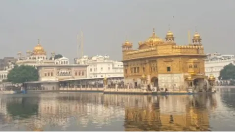 ਮੁੱਖਵਾਕ ਸੱਚਖੰਡ ਸ੍ਰੀ ਹਰਿਮੰਦਰ ਸਾ