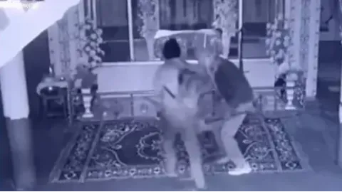 ਗੁਰਦੁਆਰੇ ਤੋਂ ਗੋਲਕ ਚੁੱਕ ਕੇ ਭੱਜੇ ਨਕਾਬਪੋਸ਼ ਚੋਰ