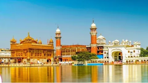 ਮੁੱਖਵਾਕ ਸੱਚਖੰਡ ਸ੍ਰੀ ਹਰਿਮੰਦਰ ਸਾ